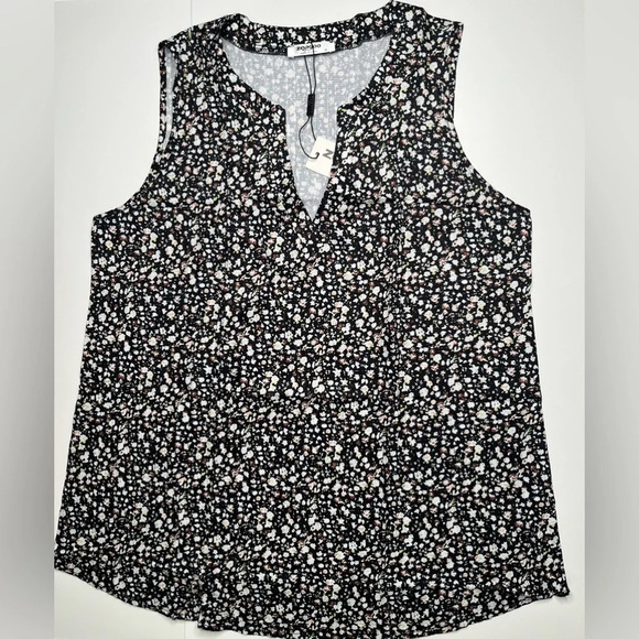 Sleeveless Pleated Tunic V Neck - Picture 3 of 3